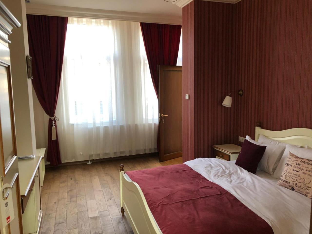 Ana Boutique Acomodação com café da manhã Alba Iulia Exterior foto