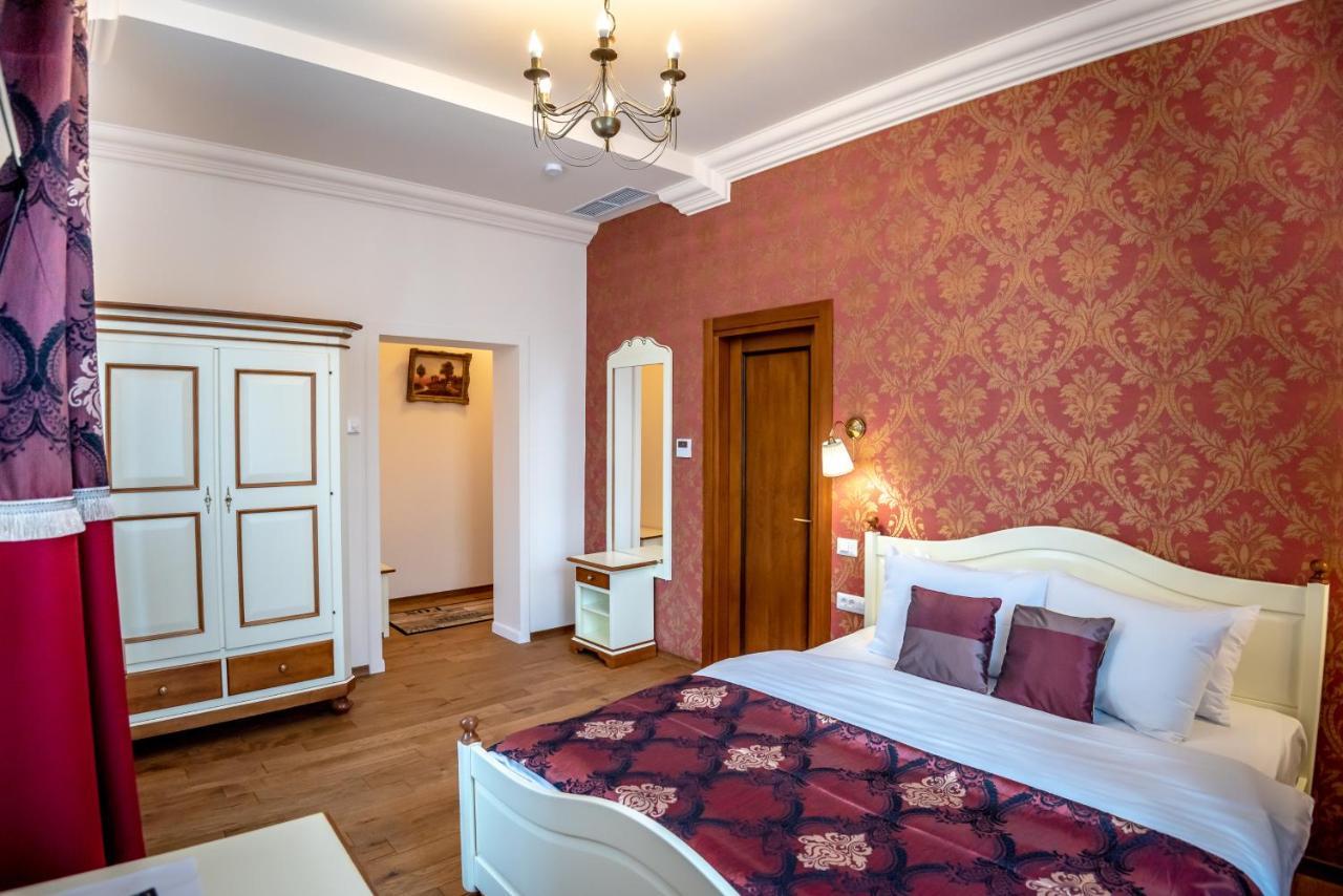 Ana Boutique Acomodação com café da manhã Alba Iulia Exterior foto