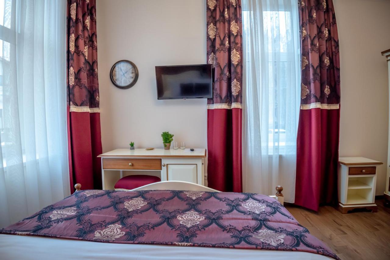 Ana Boutique Acomodação com café da manhã Alba Iulia Exterior foto